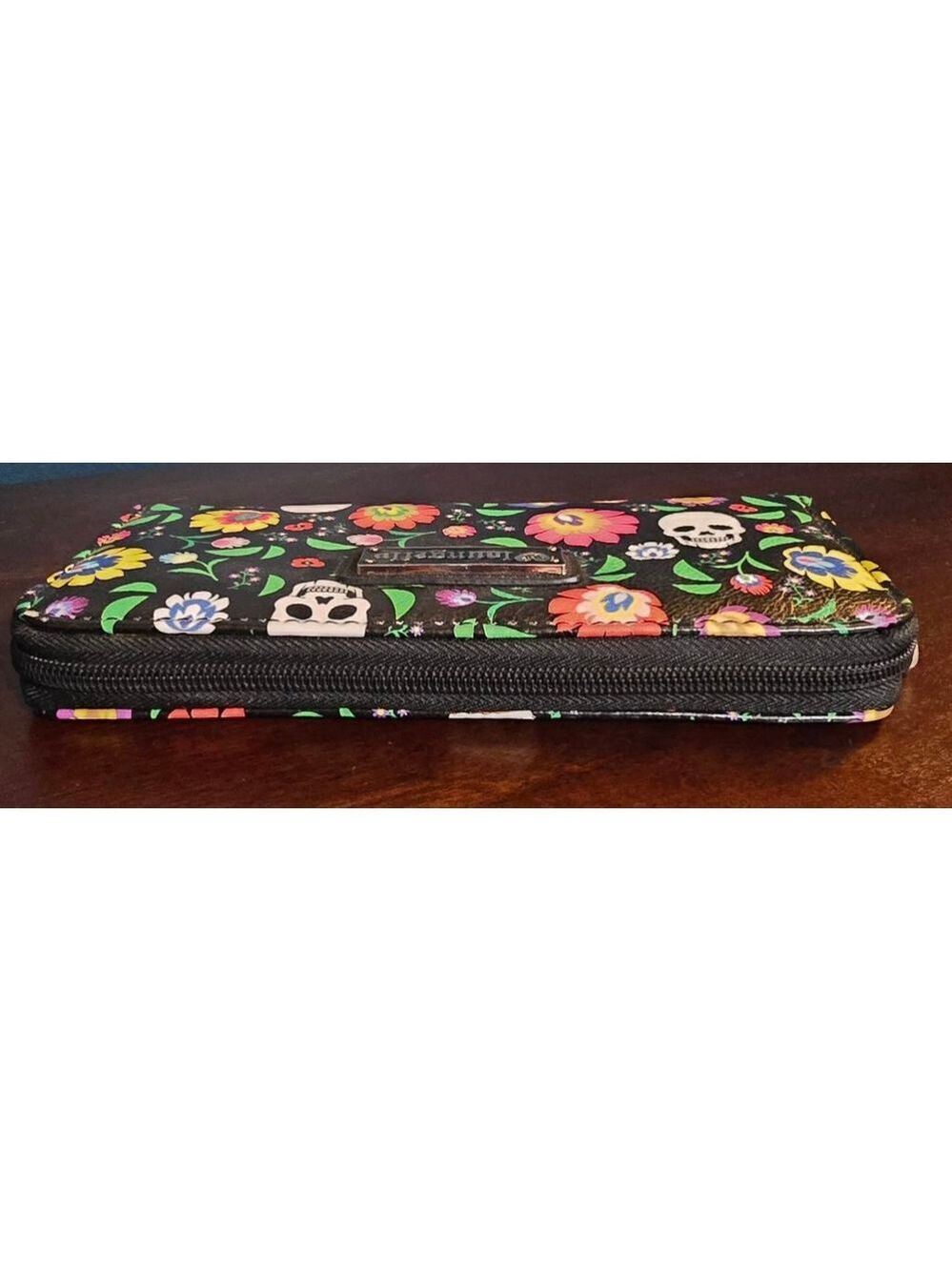 Rare Loungefly ❤️ Logo Skull Wallet - Picture 4 of 5
